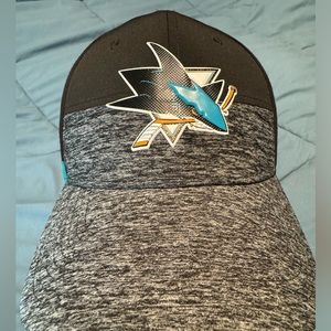 Men’s S/M flex fit Fanatics San Jose Sharks hat